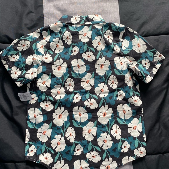 Boys Hawaiian print button up tee NWT - Picture 2 of 4